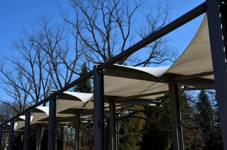 Le voile d'ombrage, protection &eacute;l&eacute;gante pour vos espaces ext&eacute;rieurs
